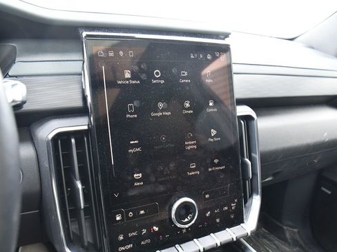 Used 2024 GMC Acadia AT4 w/ Luxury Package image 28