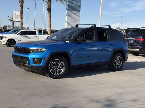 Used 2023 Jeep Grand Cherokee Trailhawk AWD/4WD image 3