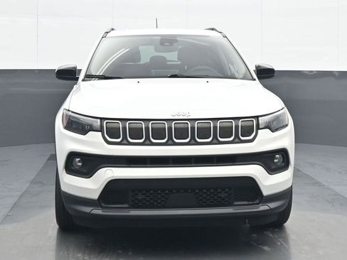 Used 2022 Jeep Compass Latitude image 1
