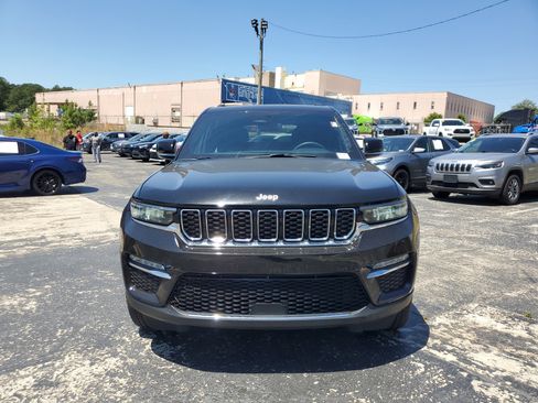 Used 2024 Jeep Grand Cherokee Limited AWD/4WD image 2