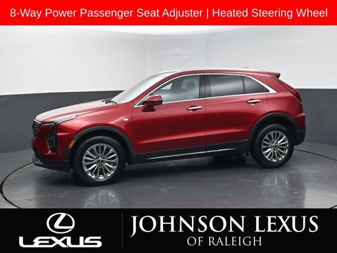 Used 2025 Cadillac XT4 Premium Luxury FWD image 2
