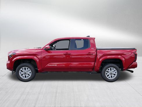 Certified 2025 Toyota Tacoma SR5 AWD/4WD image 4