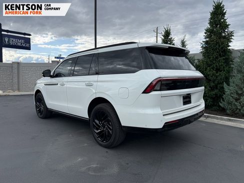 Used 2025 Lincoln Navigator Reserve AWD/4WD image 5