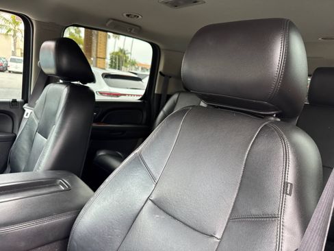 Used 2013 Chevrolet Suburban LTZ AWD/4WD image 15