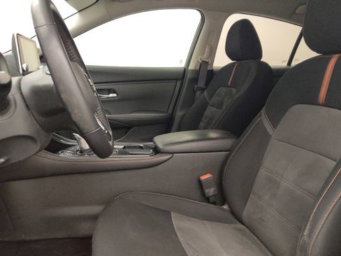 Used 2022 Nissan Sentra SR w/ Midnight Edition image 17