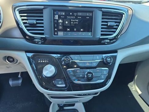 Used 2023 Chrysler Voyager LX FWD image 24