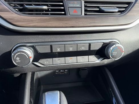 Used 2024 Nissan Altima 2.5 SV image 27