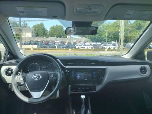 Used 2017 Toyota Corolla LE FWD image 7