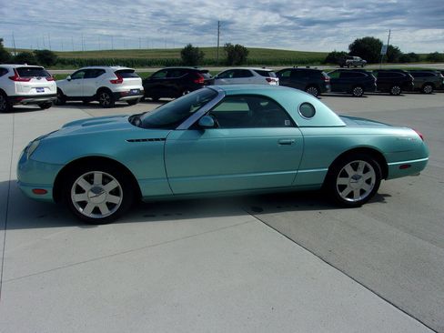 Used 2002 Ford Thunderbird RWD image 11