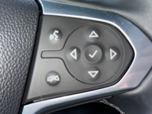 Used 2023 Chevrolet Traverse RS image 24