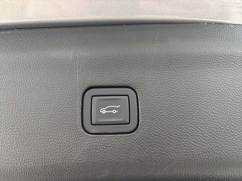 Used 2023 Buick Enclave Essence w/ Sport Touring Edition image 40