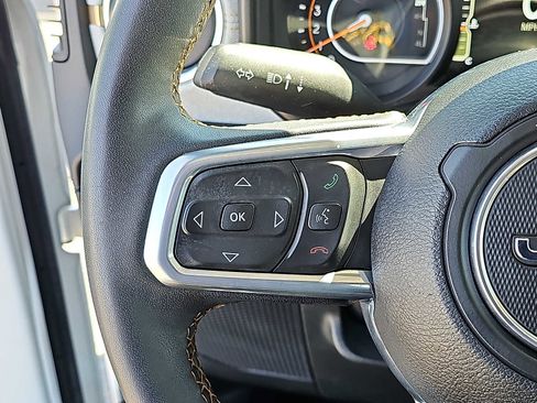 Used 2025 Jeep Wrangler Unlimited Sahara AWD/4WD image 21