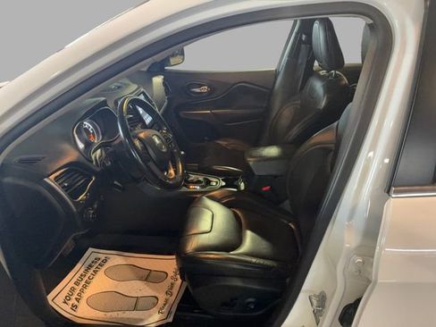 Used 2021 Jeep Cherokee Limited w/ Mopar Interior Package image 9