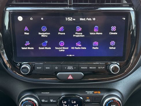 Used 2025 Kia Soul EX image 23