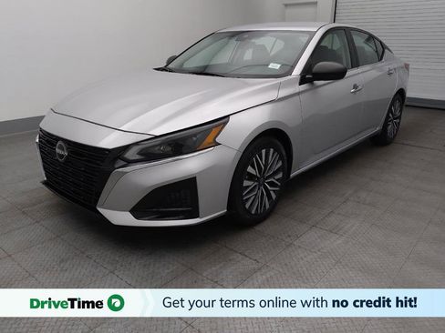 Used 2024 Nissan Altima 2.5 SV image 1