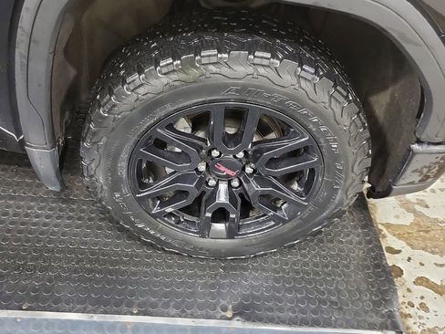 Used 2024 GMC Sierra 1500 Pro w/ Graphite Edition AWD/4WD image 4