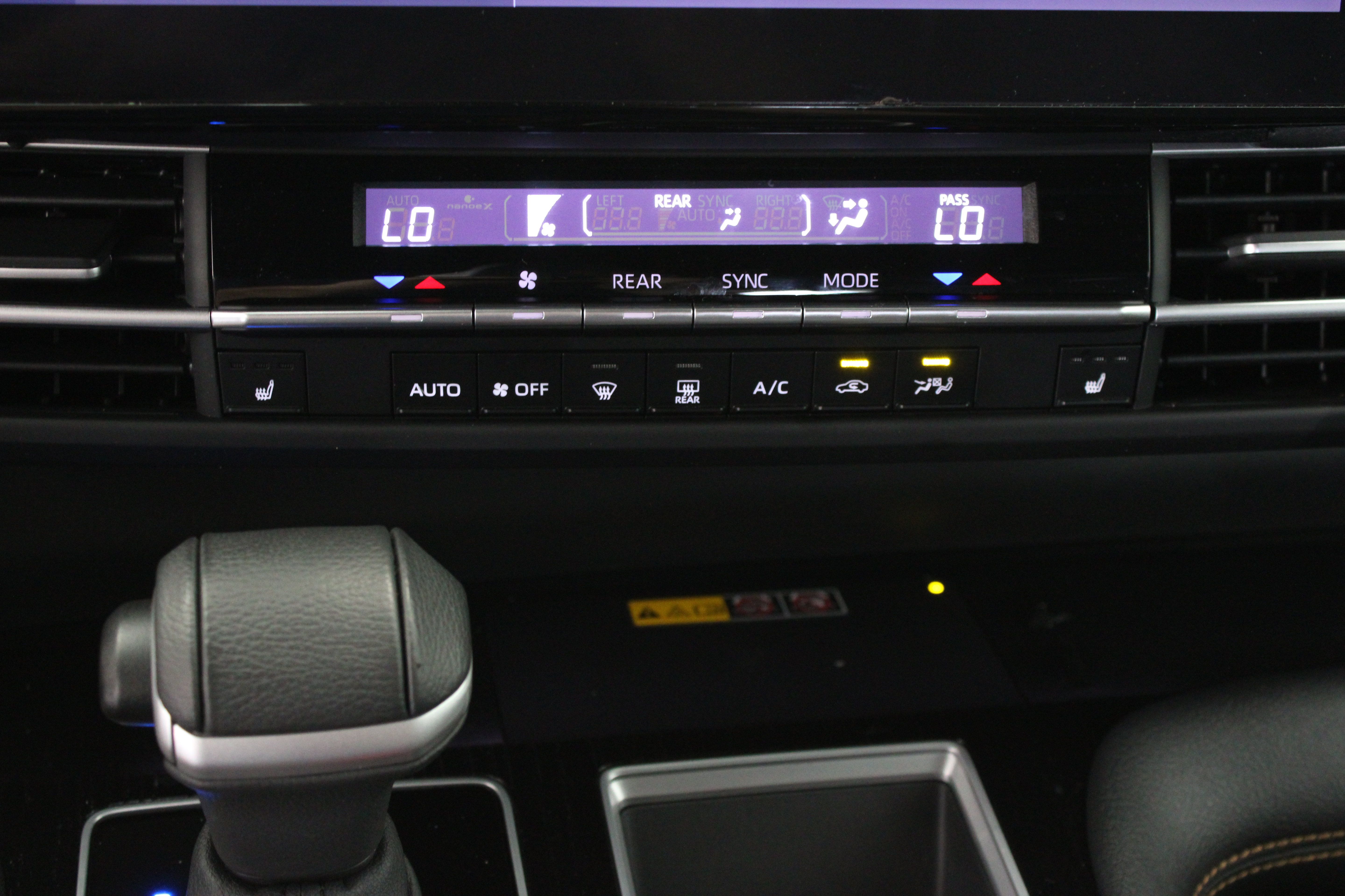 Certified 2025 Toyota Sienna XLE Woodland Edition AWD/4WD image 20