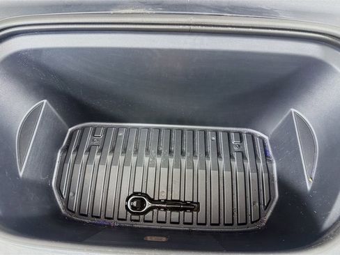 Used 2024 Tesla Model Y Long Range image 12