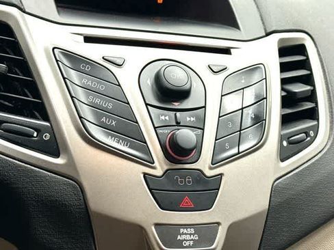 Used 2011 Ford Fiesta SE w/ Super Fuel Economy Pkg FWD image 10