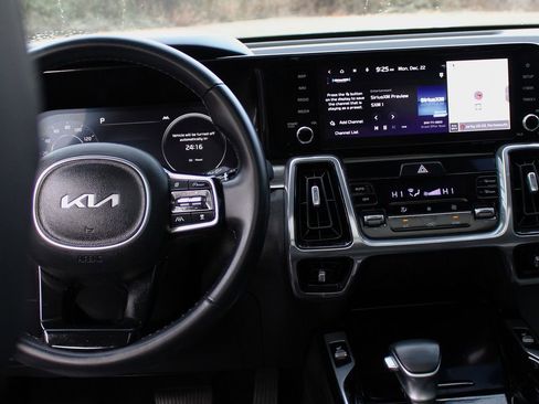 Used 2023 Kia Sorento SX image 20