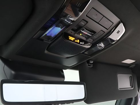 Used 2025 Lexus GX 550 w/ Accessory Package (2T) AWD/4WD image 15