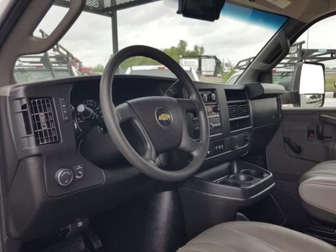 Used 2019 Chevrolet Express 3500 image 13