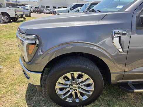 Used 2024 Ford F150 Lariat w/ FX4 Off-Road Package AWD/4WD image 8