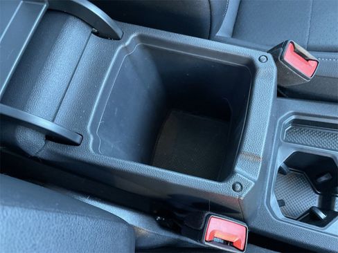 Used 2020 Volkswagen Tiguan SE image 31