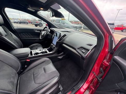 Used 2021 Ford Edge ST image 17
