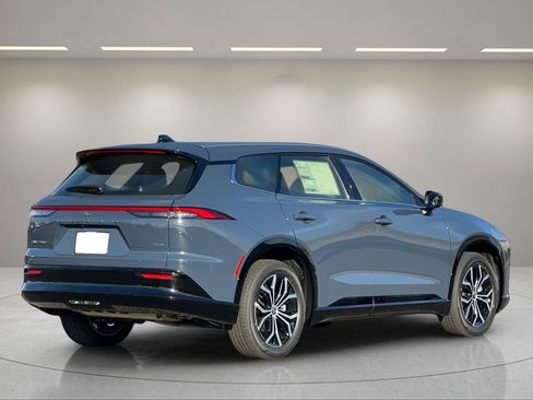 New 2026 Toyota Crown Signia image 3