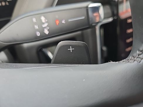 Used 2025 GMC Yukon Denali image 48