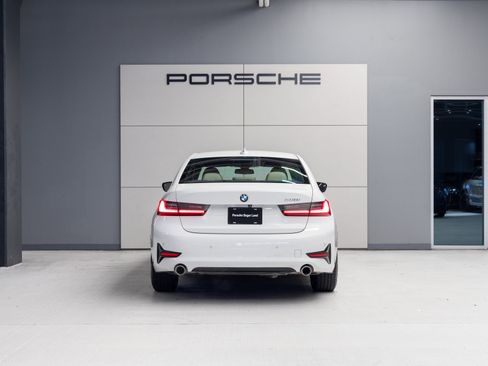 Used 2022 BMW 330i Sedan w/ Premium Package image 6