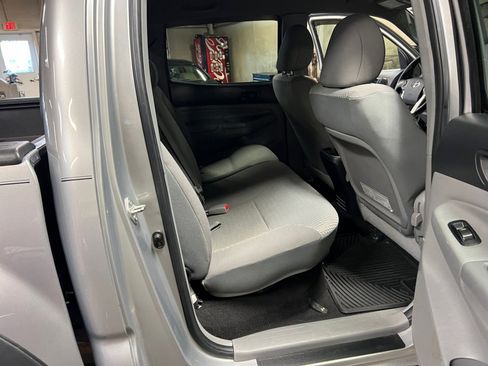 Used 2014 Toyota Tacoma PreRunner image 33