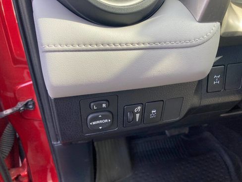 Used 2013 Toyota RAV4 XLE AWD/4WD image 13