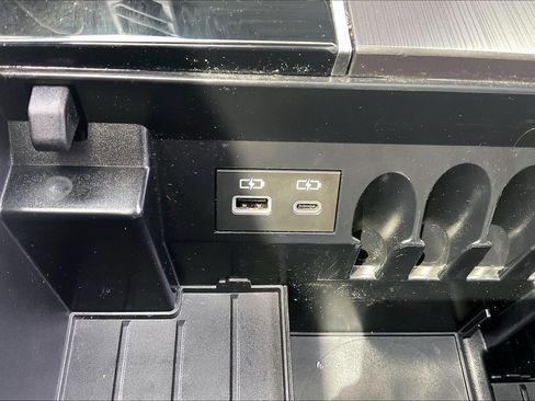 Used 2024 Toyota Tundra Platinum image 39