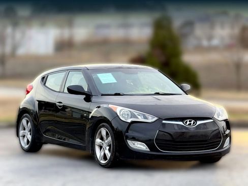 Used 2014 Hyundai Veloster w/ Style Package 02 image 1