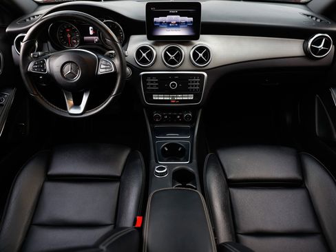 Used 2018 Mercedes-Benz GLA 250 image 2