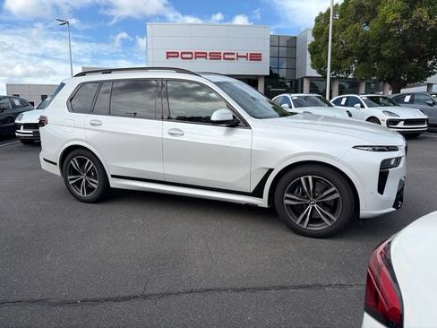 Used 2023 BMW X7 xDrive40i w/ Executive Package AWD/4WD image 1