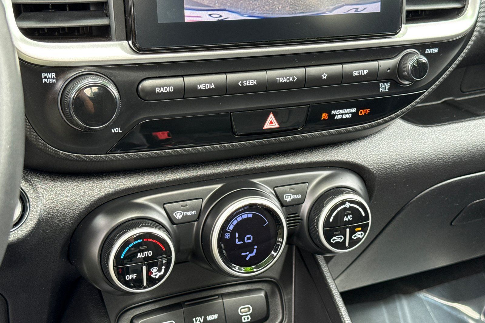 Used 2025 Hyundai Venue SEL FWD image 20