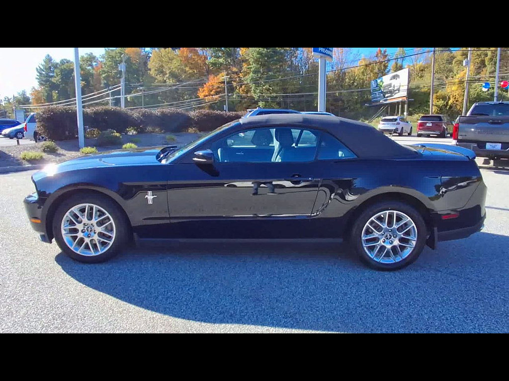 Used 2012 Ford Mustang Premium RWD image 5