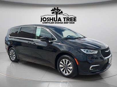 Used 2024 Chrysler Pacifica Limited