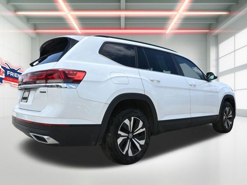 Used 2024 Volkswagen Atlas SE AWD/4WD image 3