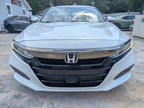 Used 2018 Honda Accord Sport image 2