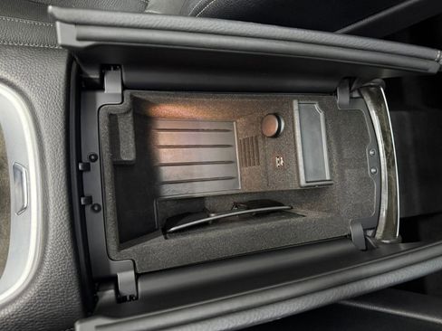 Used 2018 BMW 740e xDrive image 29