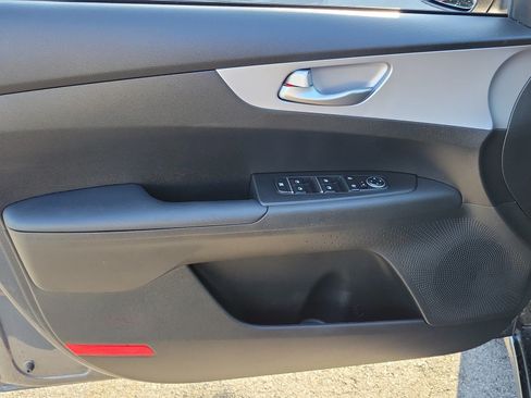Used 2023 Kia Forte LXS w/ LXS Technology Package FWD image 12
