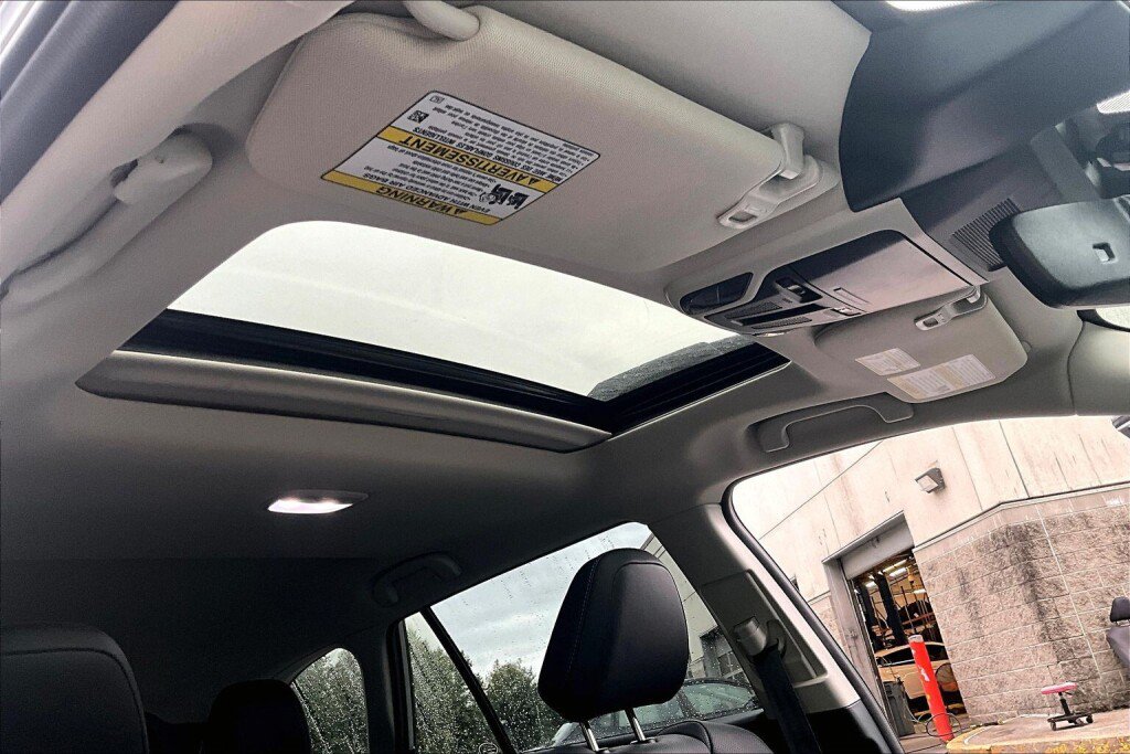 Certified 2025 Subaru Outback Limited AWD/4WD image 12