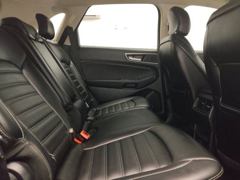 Used 2019 Ford Edge SEL w/ Equipment Group 201A FWD image 19
