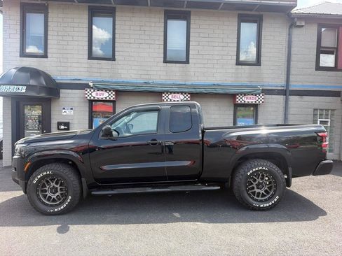 Used 2022 Nissan Frontier S w/ Technology Package AWD/4WD image 2