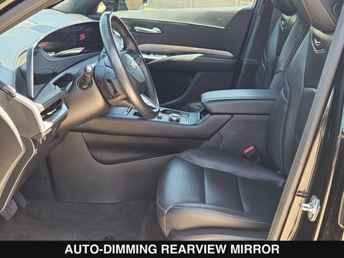 Used 2025 Cadillac XT4 Premium Luxury FWD image 11