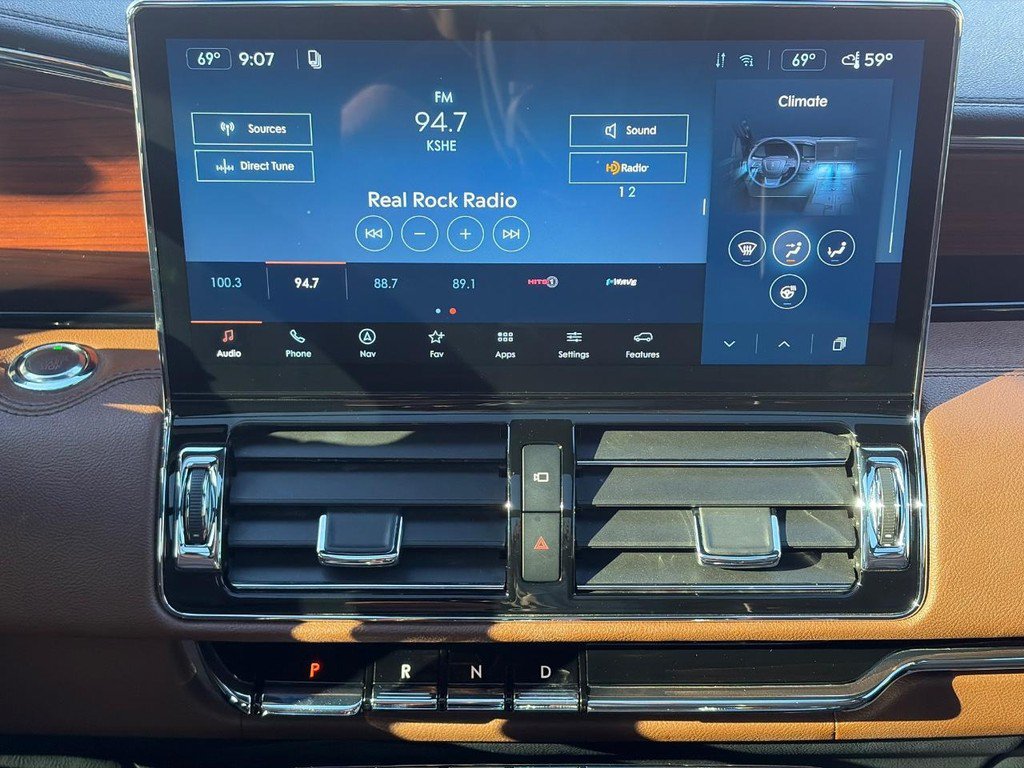 Used 2023 Lincoln Navigator Reserve AWD/4WD image 18